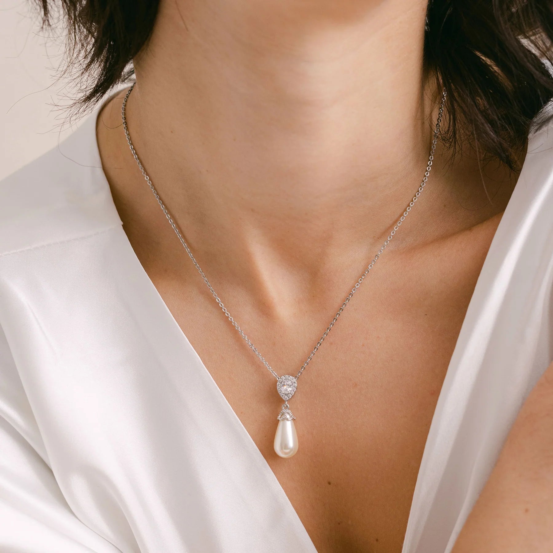 Teardrop Pearl Bridal Necklace