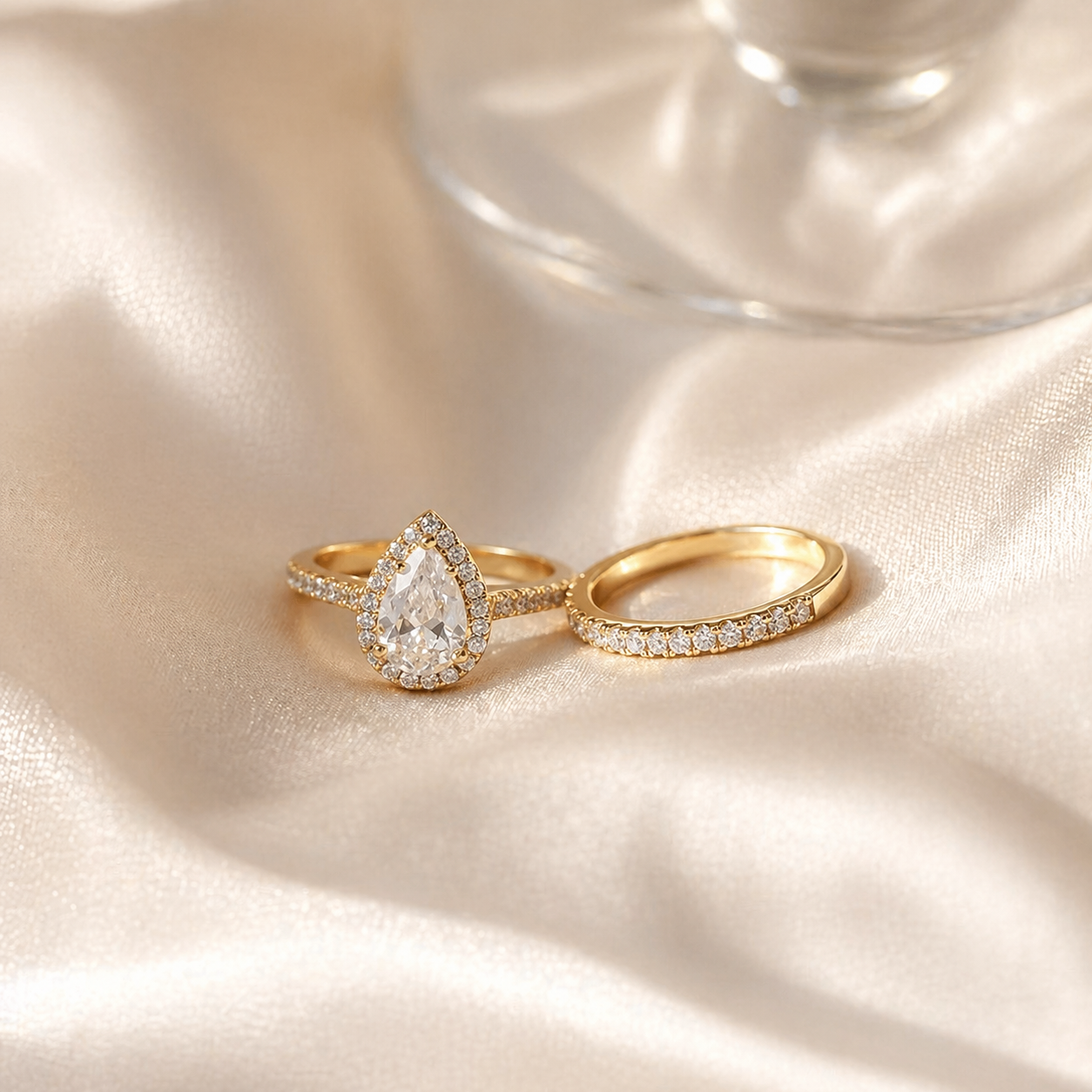 Pear Cut Halo Moissanite Ring Set
