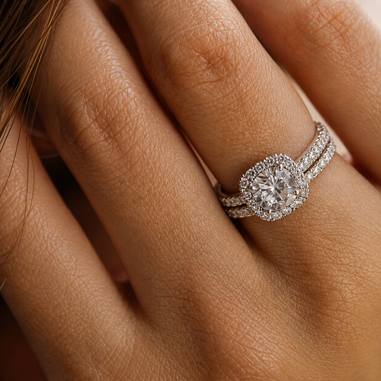 Round Cut Halo Moissanite Ring Set