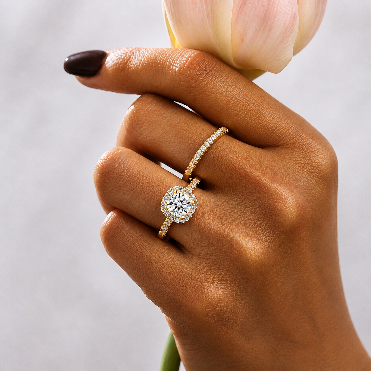 Round Cut Halo Moissanite Ring Set