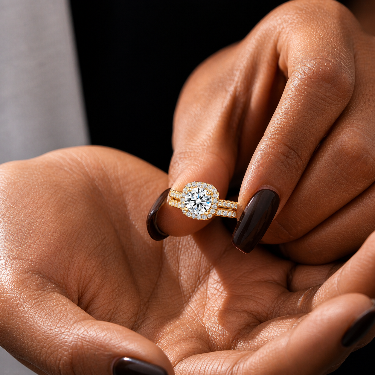 Round Cut Halo Moissanite Ring Set