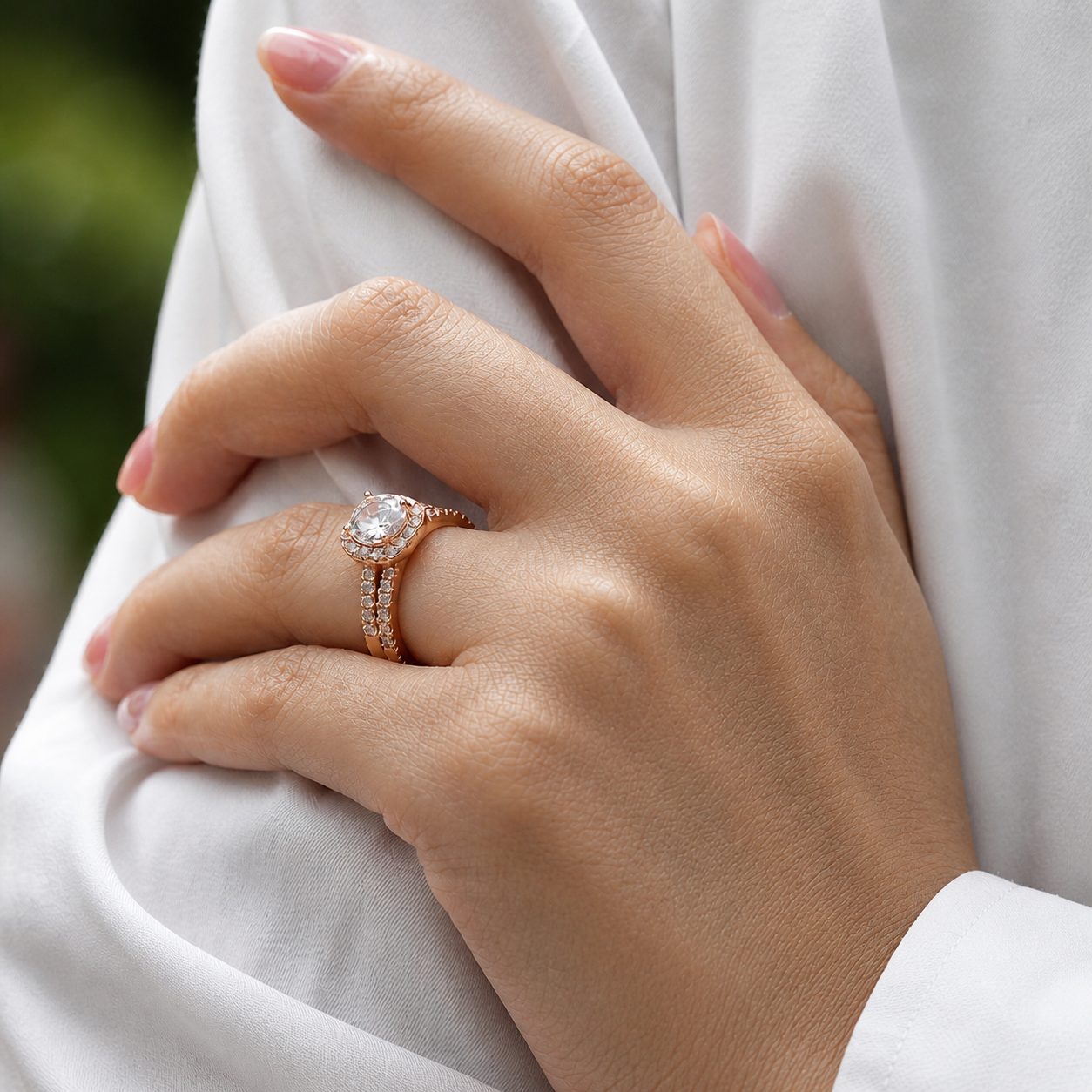 Round Cut Halo Moissanite Ring Set