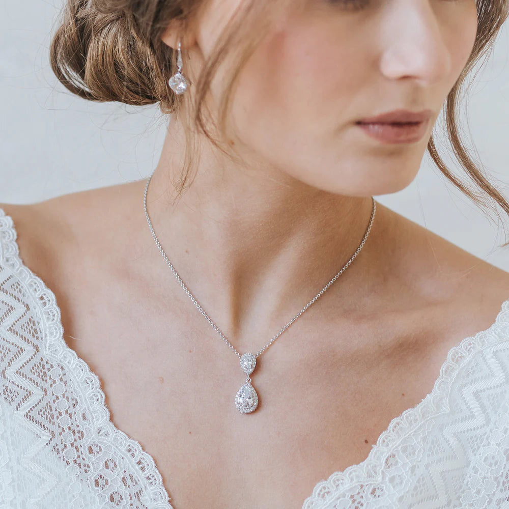 Teardrop Pendant Bridal Necklace
