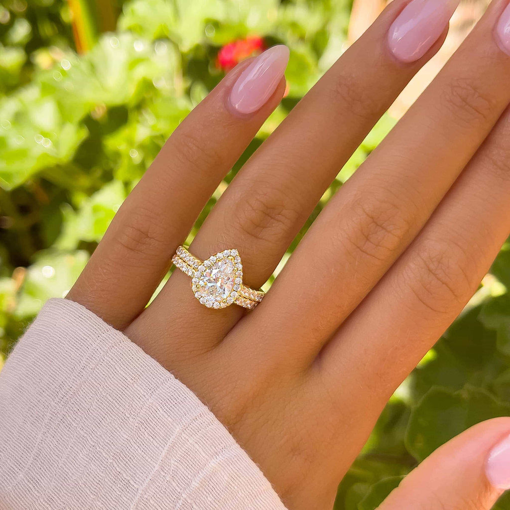 Cushion Halo Engagement Ring Set